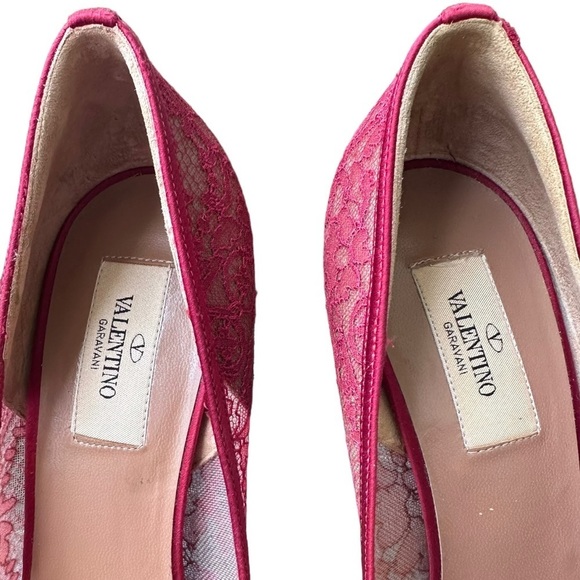 Valentino Garavani Red Bow Heels - Picture 7 of 11